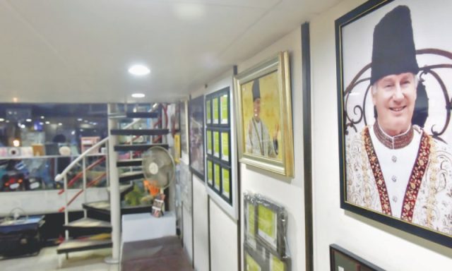 Ismaili Discusses Ismailism with Azhar Ali (ex-Ismaili)