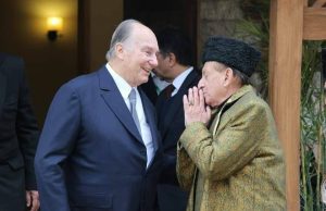 Ismaili Calls in to Discuss Ismailism with Ex-Ismaili