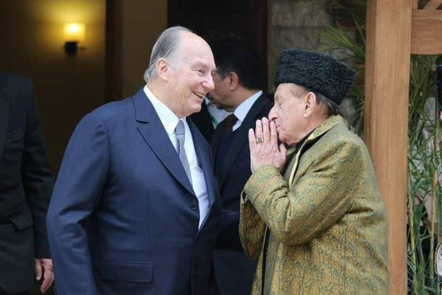 Ismaili Calls in to Discuss Ismailism with Ex-Ismaili